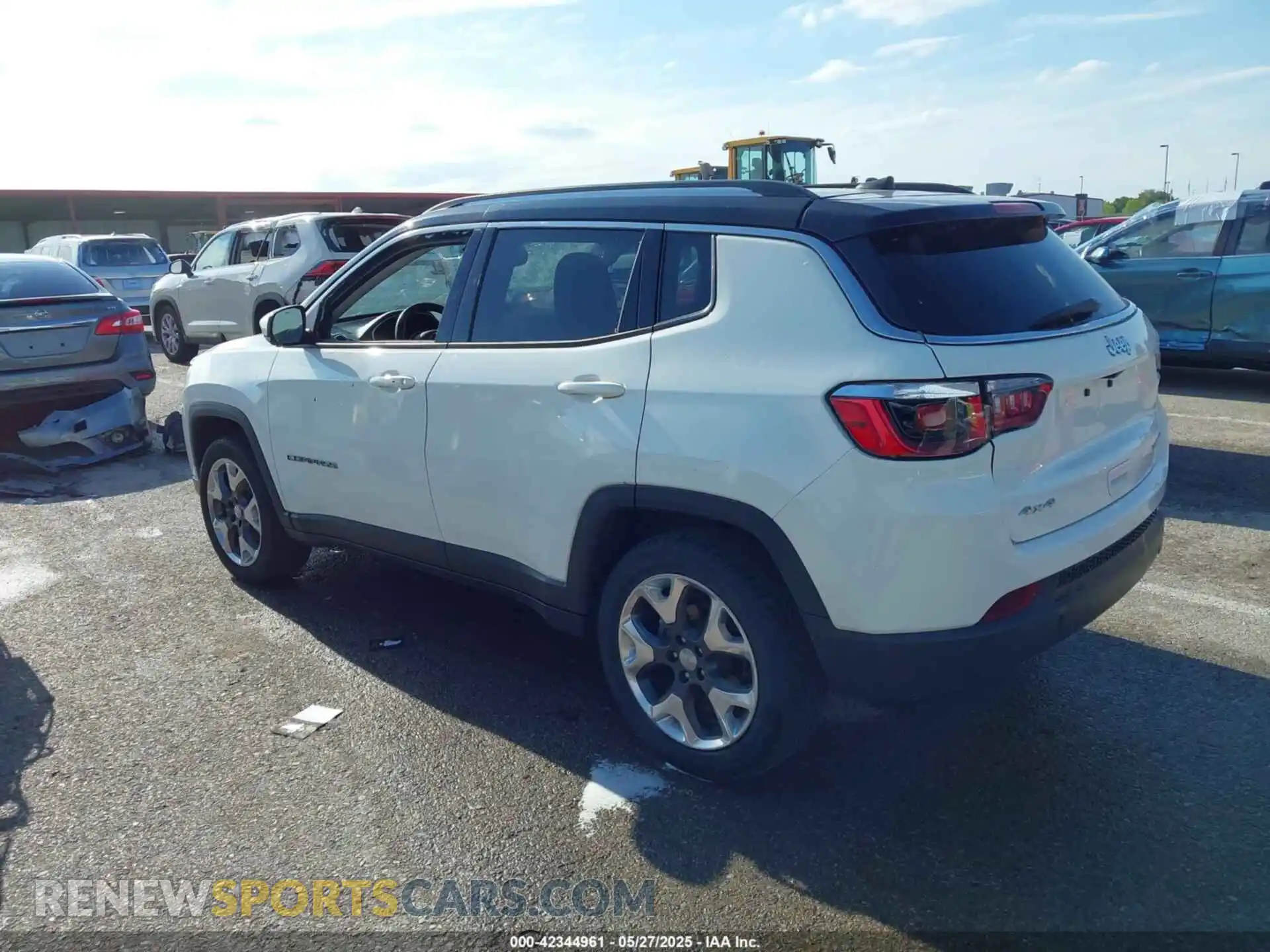 3 Photograph of a damaged car 3C4NJDCB5KT733884 JEEP COMPASS 2019