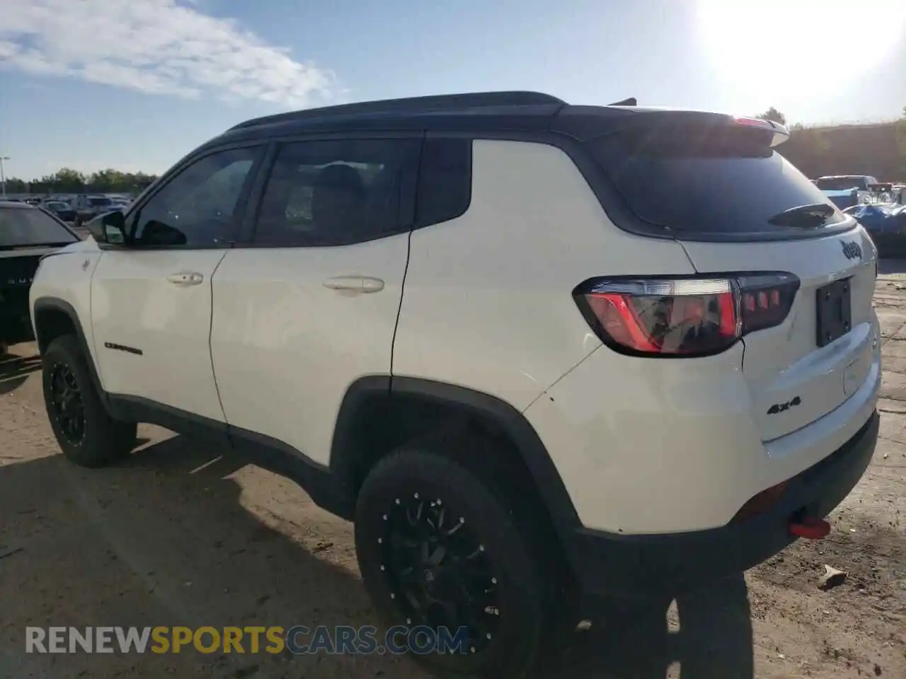 2 Photograph of a damaged car 3C4NJDDB0KT618267 JEEP COMPASS 2019