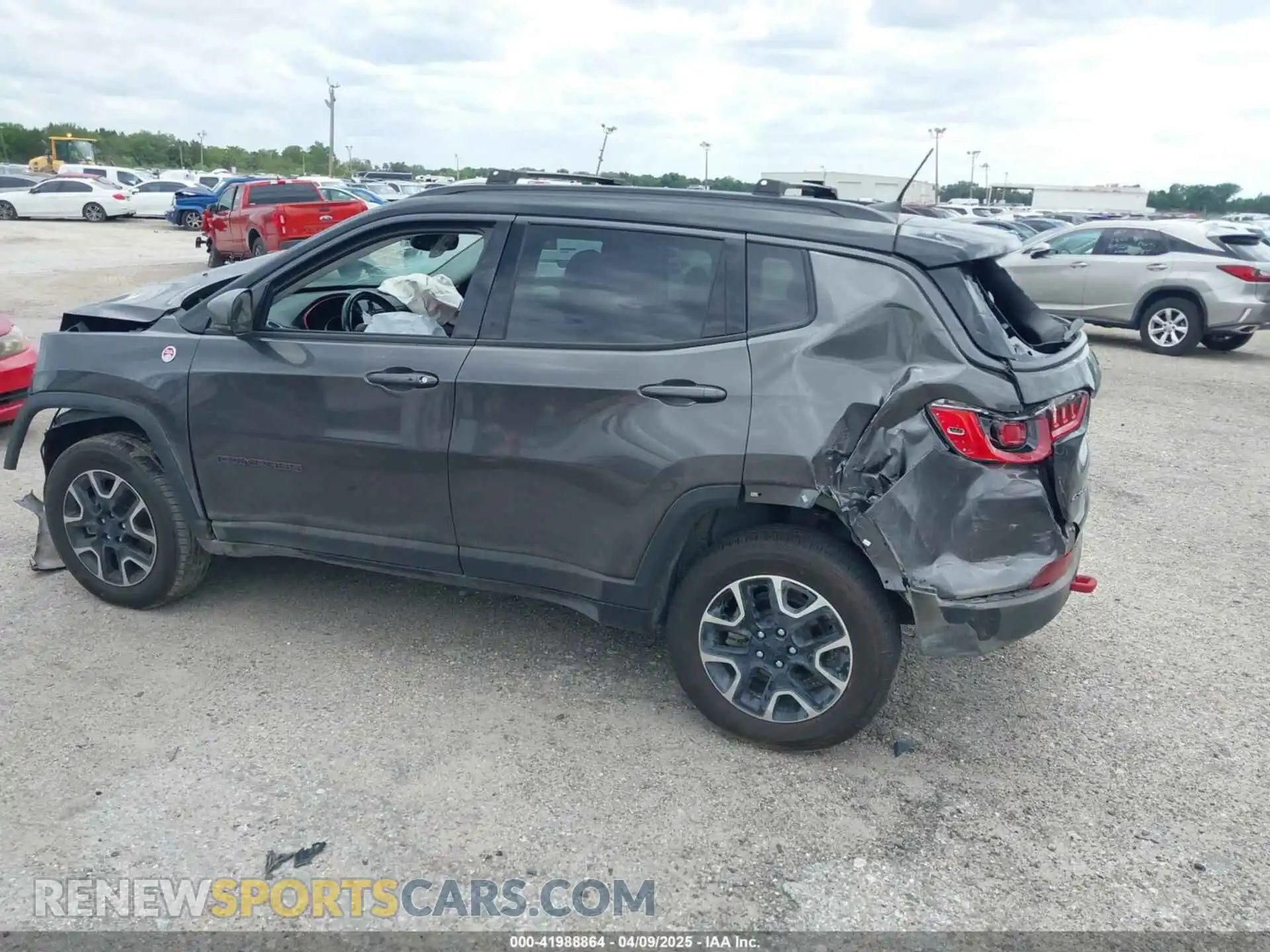 3 Photograph of a damaged car 3C4NJDDB0KT799869 JEEP COMPASS 2019