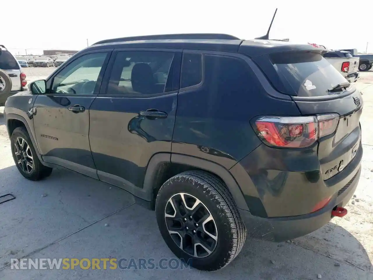 2 Photograph of a damaged car 3C4NJDDB2KT765576 JEEP COMPASS 2019
