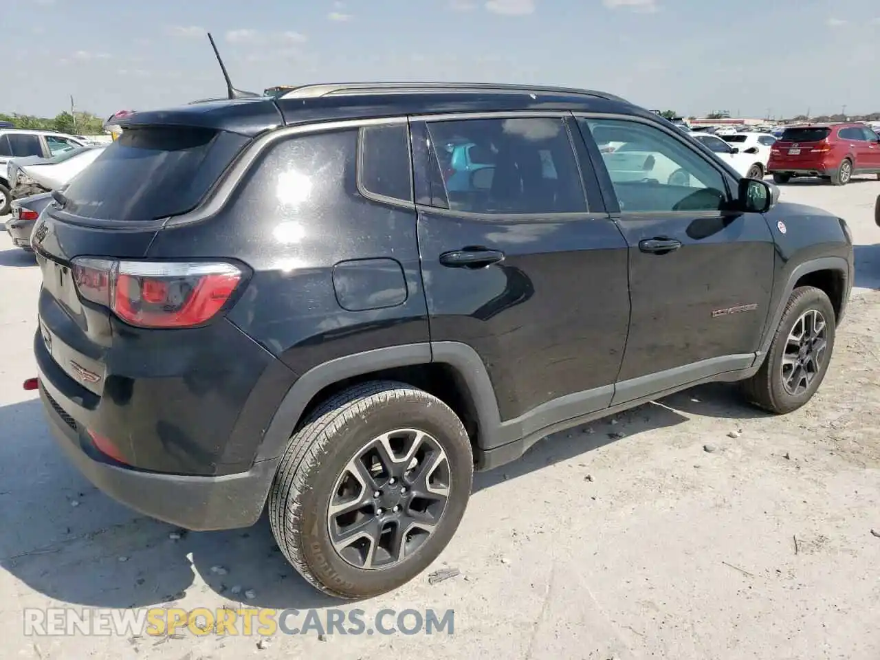 3 Photograph of a damaged car 3C4NJDDB2KT765576 JEEP COMPASS 2019