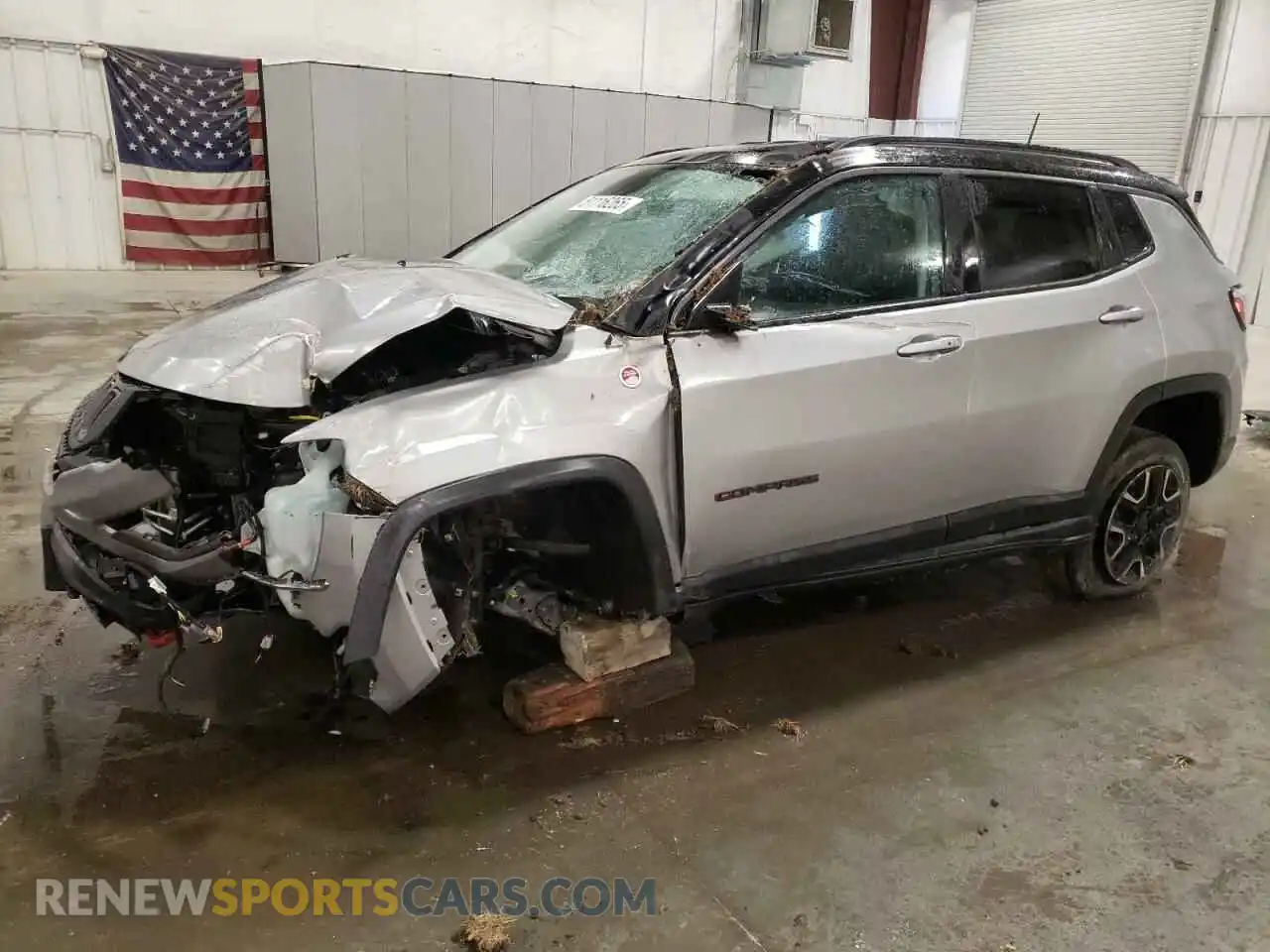 1 Photograph of a damaged car 3C4NJDDB2KT772222 JEEP COMPASS 2019