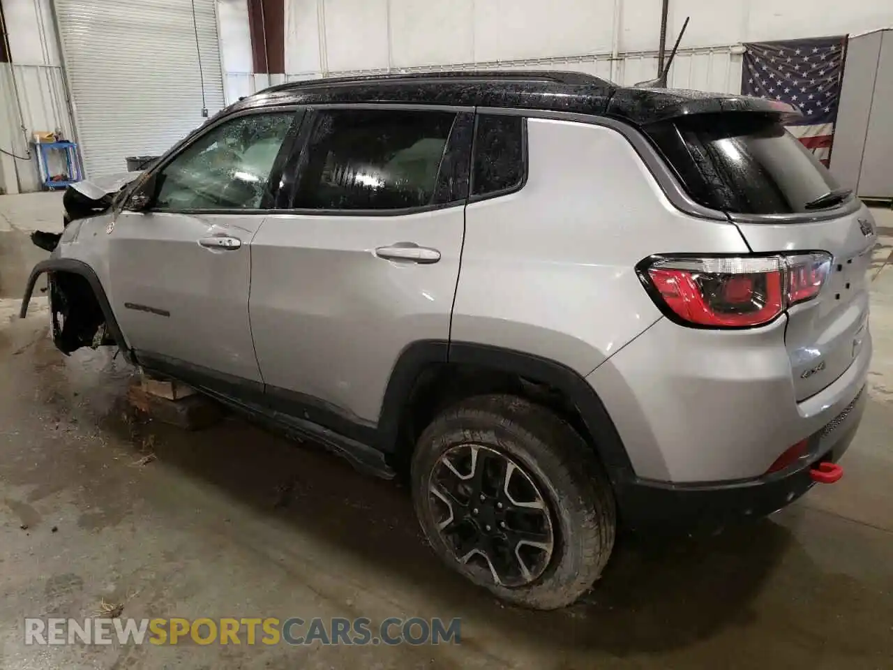 2 Photograph of a damaged car 3C4NJDDB2KT772222 JEEP COMPASS 2019