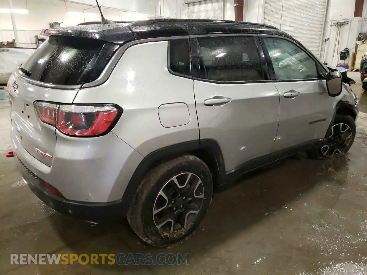 3 Photograph of a damaged car 3C4NJDDB2KT772222 JEEP COMPASS 2019