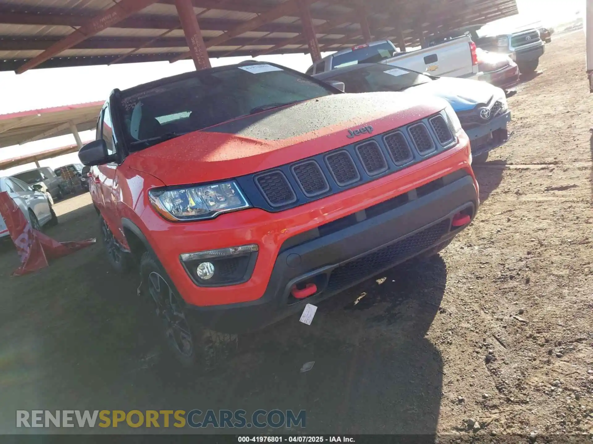 1 Photograph of a damaged car 3C4NJDDB4KT690735 JEEP COMPASS 2019