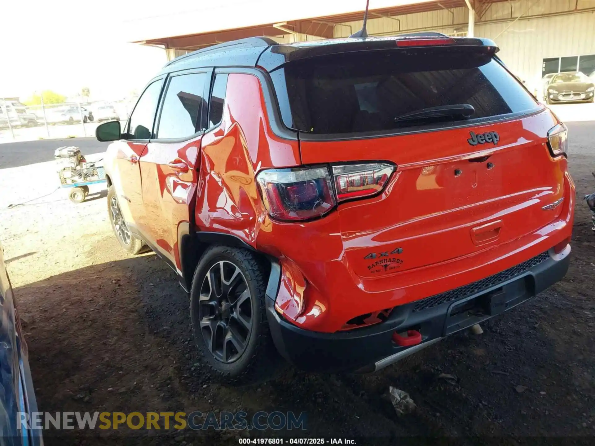 3 Photograph of a damaged car 3C4NJDDB4KT690735 JEEP COMPASS 2019