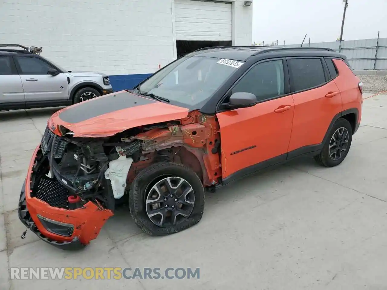 1 Photograph of a damaged car 3C4NJDDB5KT597819 JEEP COMPASS 2019