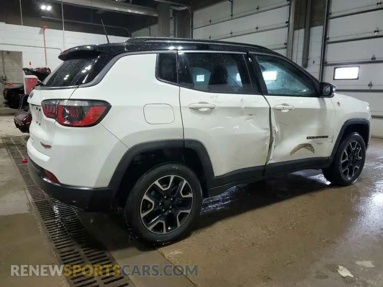 3 Photograph of a damaged car 3C4NJDDB5KT703542 JEEP COMPASS 2019