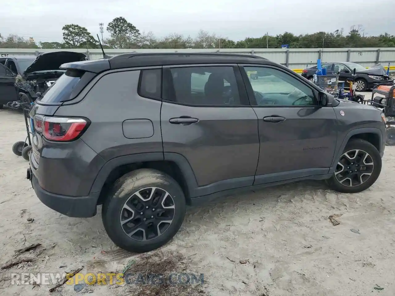 3 Photograph of a damaged car 3C4NJDDB5KT703850 JEEP COMPASS 2019