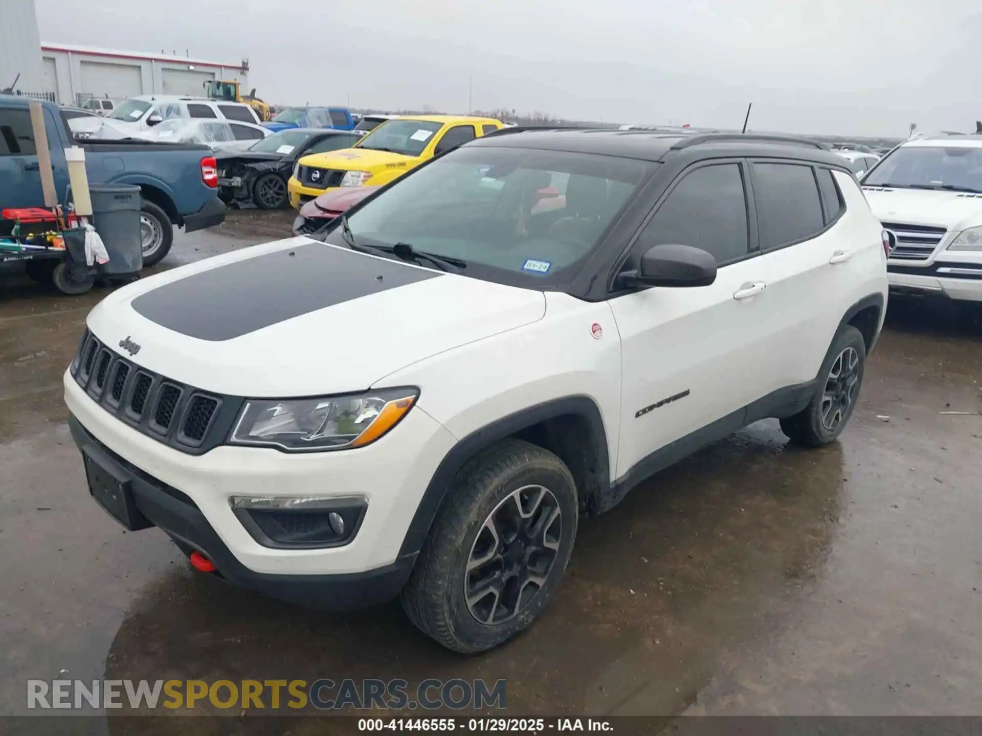 2 Photograph of a damaged car 3C4NJDDB6KT811491 JEEP COMPASS 2019
