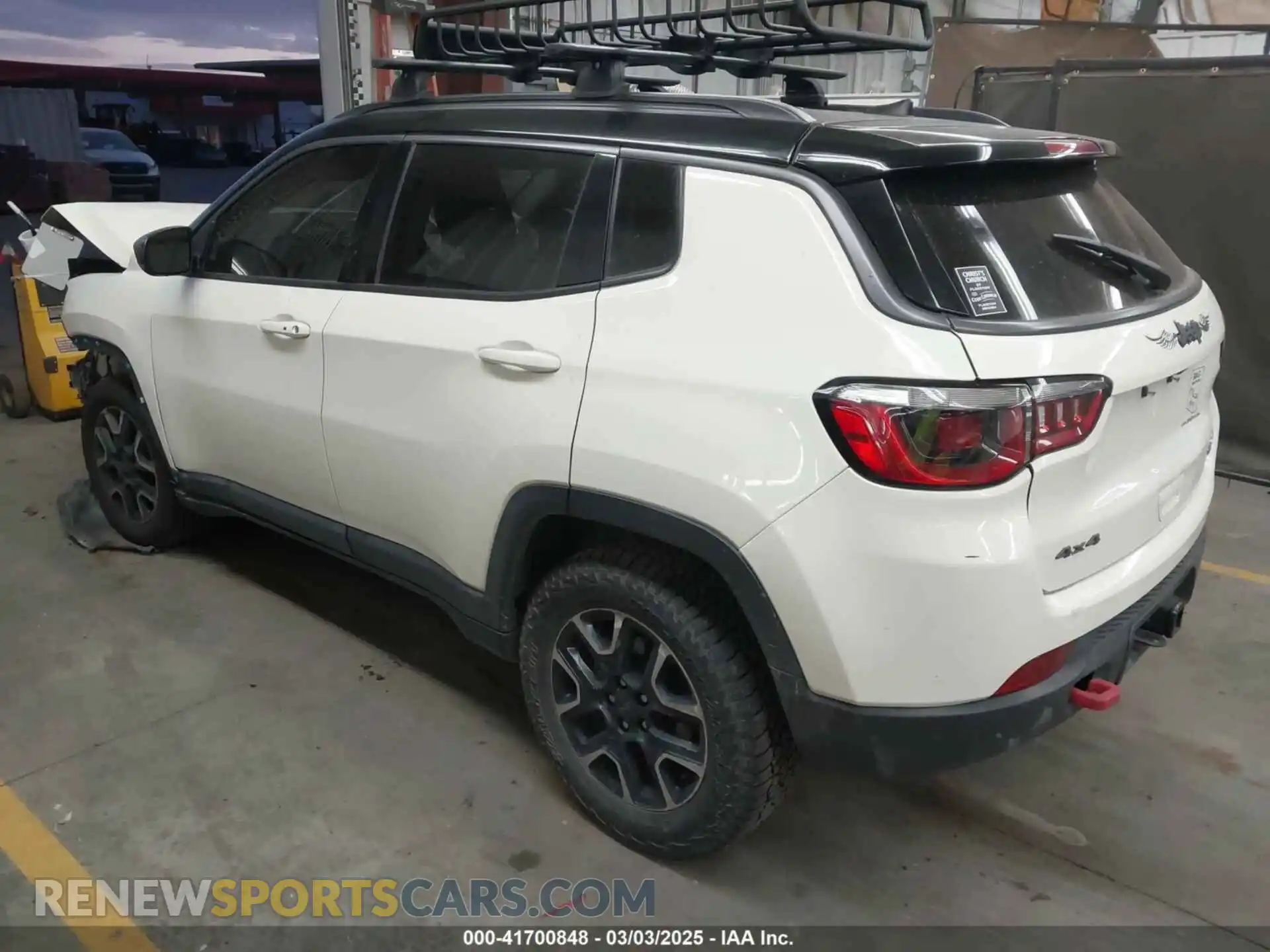 3 Photograph of a damaged car 3C4NJDDB8KT668110 JEEP COMPASS 2019