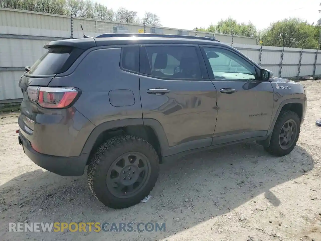 3 Photograph of a damaged car 3C4NJDDB9KT668729 JEEP COMPASS 2019