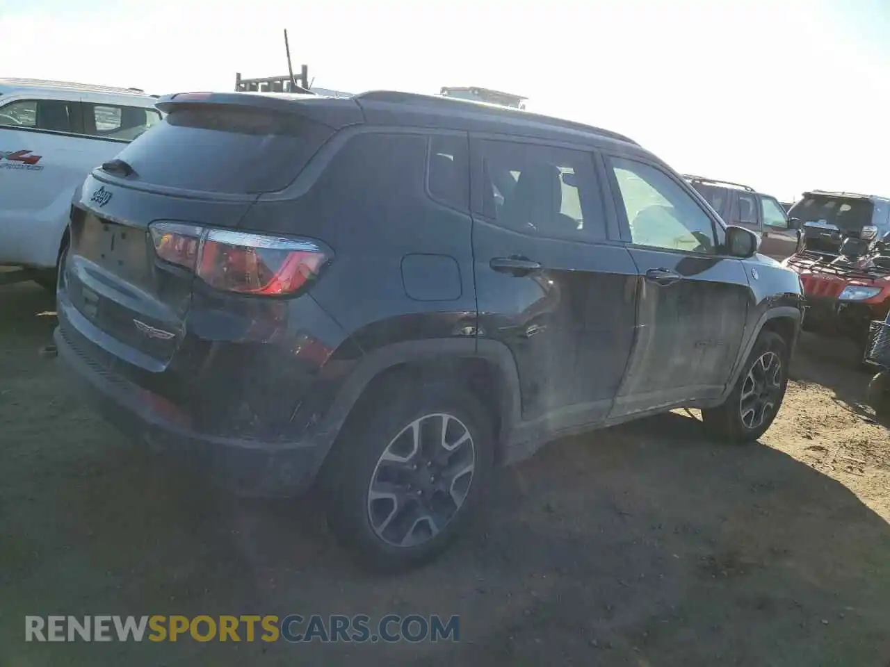 3 fotografías del automóvil dañado 3C4NJDDB9KT714494 JEEP COMPASS 2019