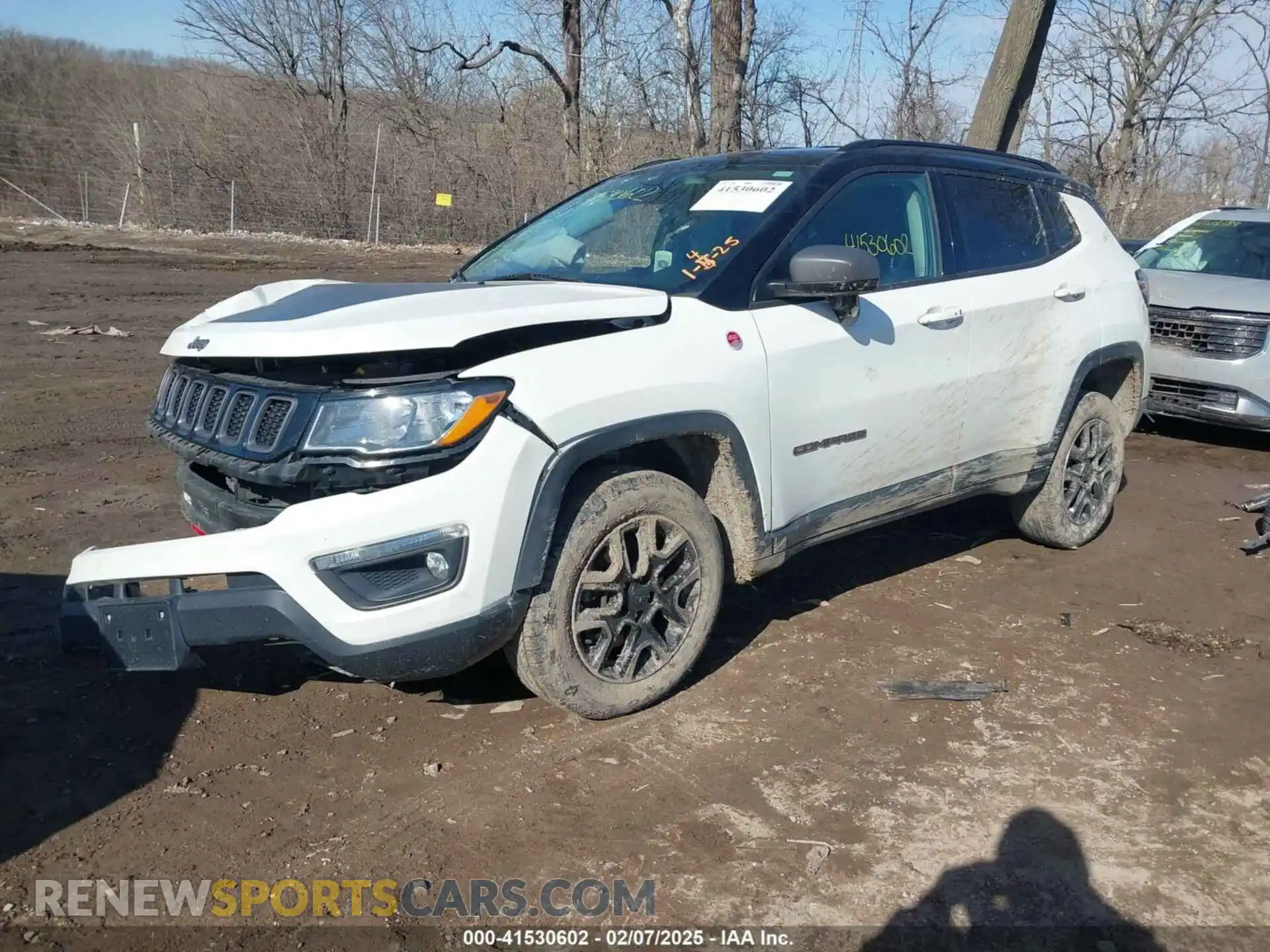 2 Photograph of a damaged car 3C4NJDDB9KT752551 JEEP COMPASS 2019