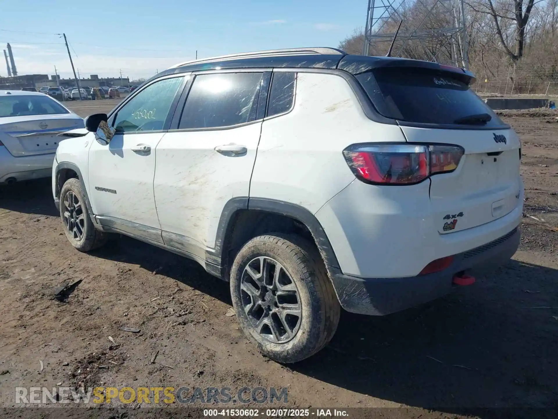 3 Photograph of a damaged car 3C4NJDDB9KT752551 JEEP COMPASS 2019