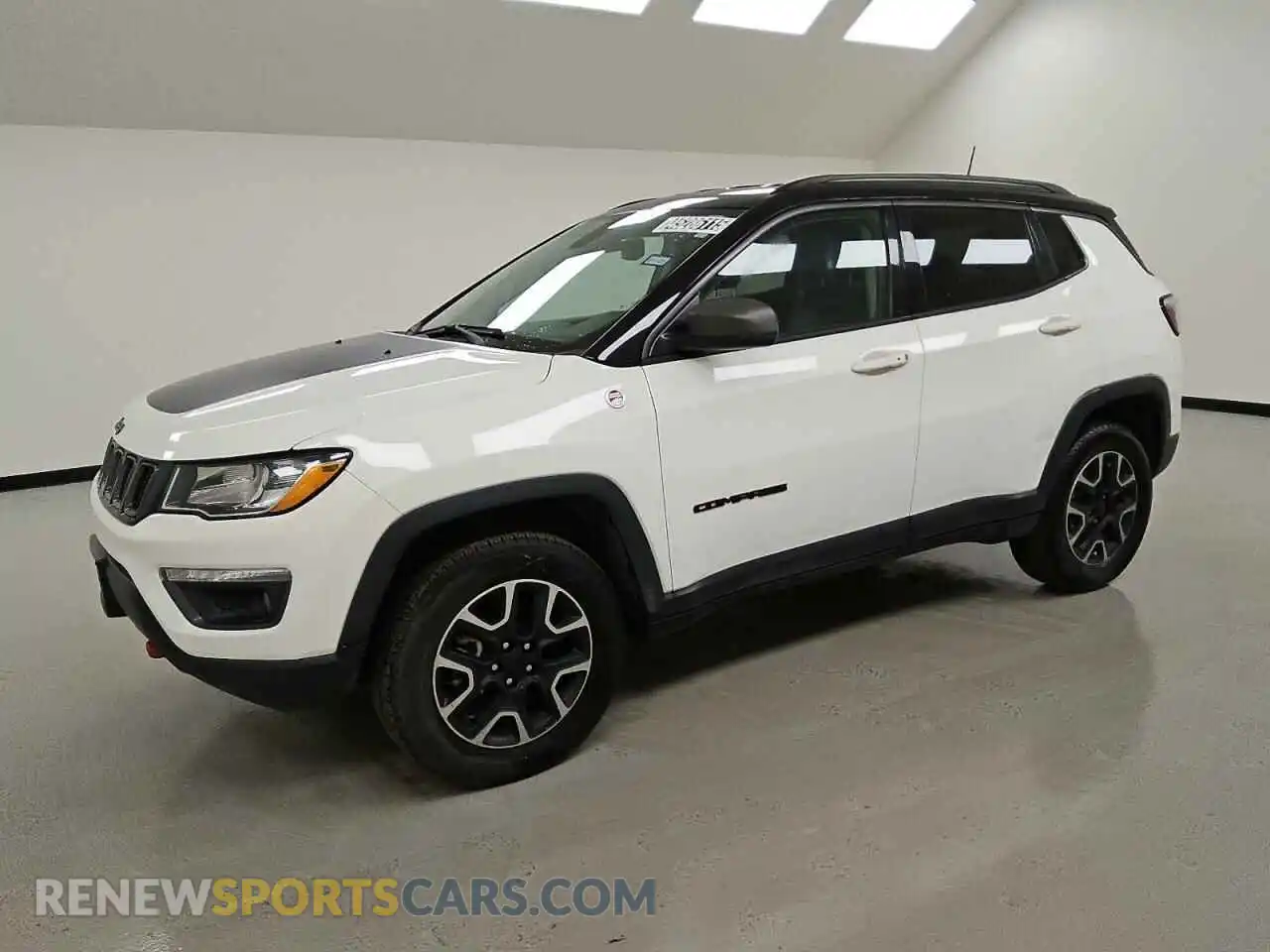 1 Photograph of a damaged car 3C4NJDDBXKT599405 JEEP COMPASS 2019