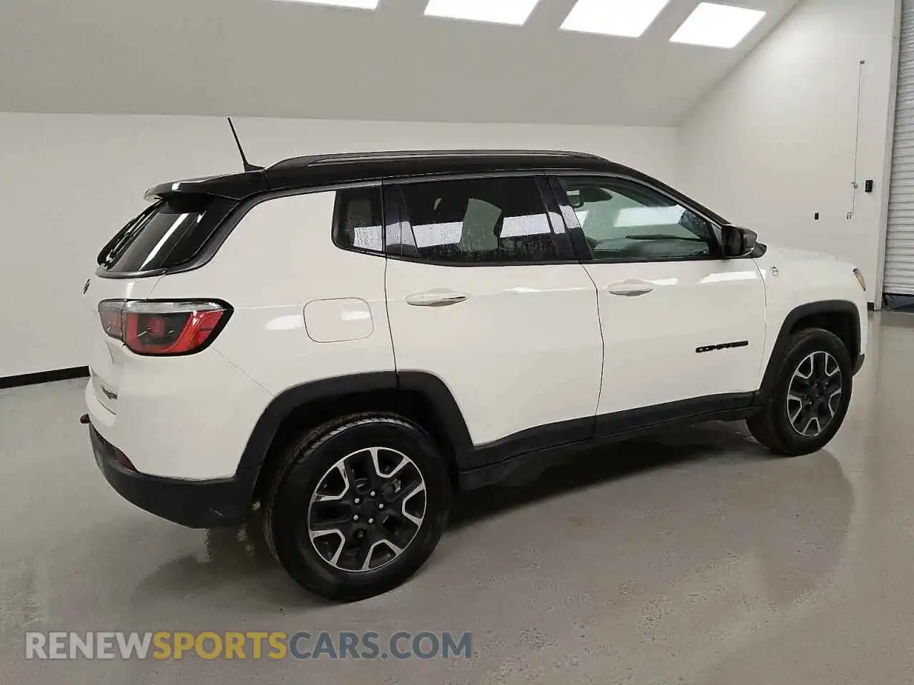 3 Photograph of a damaged car 3C4NJDDBXKT599405 JEEP COMPASS 2019