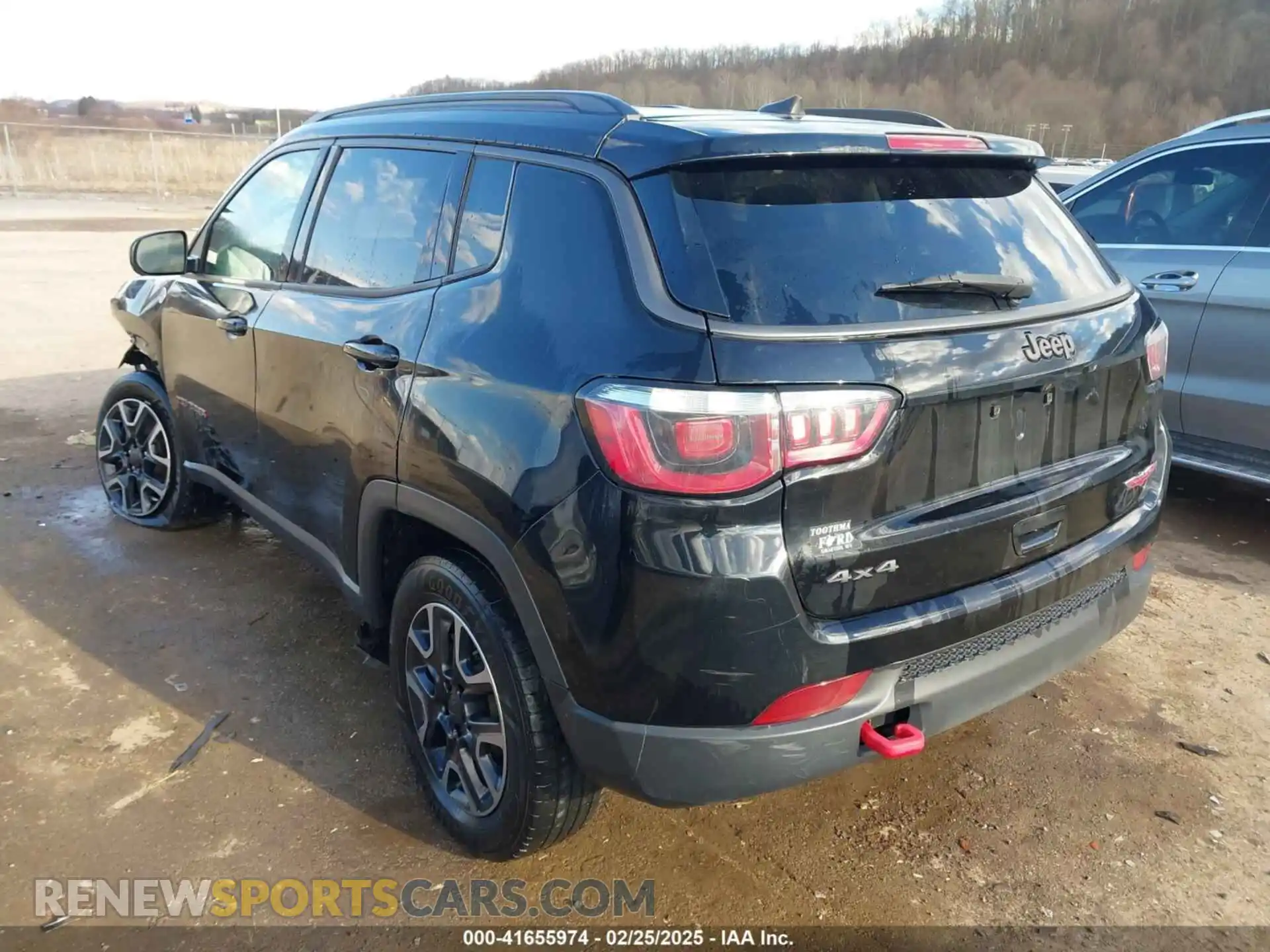 3 Photograph of a damaged car 3C4NJDDBXKT671364 JEEP COMPASS 2019