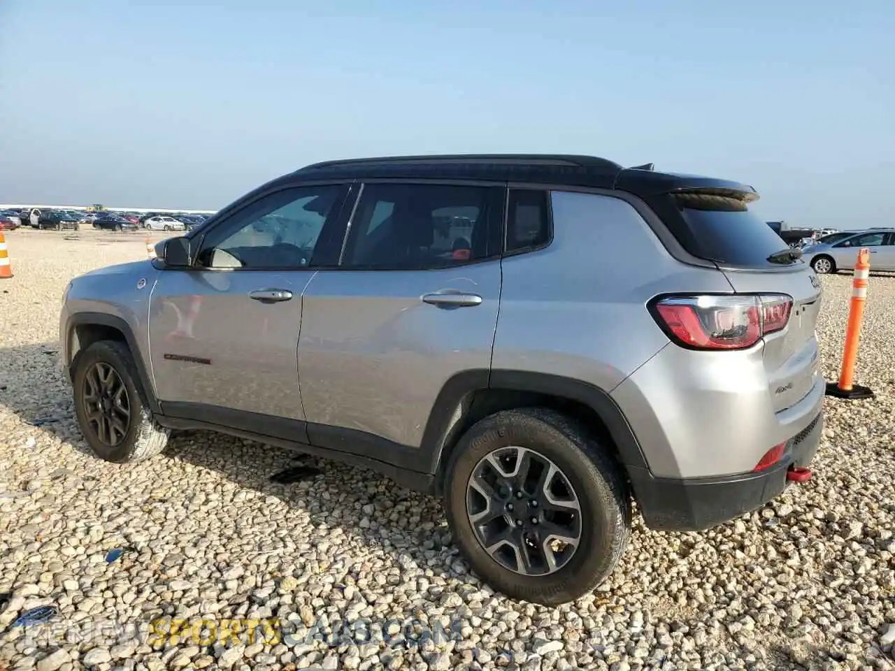 2 fotografías del automóvil dañado 3C4NJDDBXKT671591 JEEP COMPASS 2019