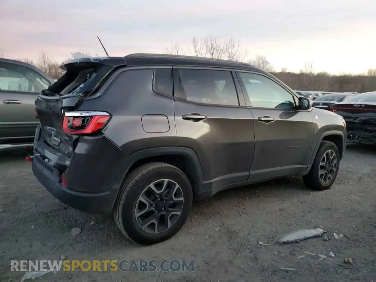 3 Photograph of a damaged car 3C4NJDDBXKT721728 JEEP COMPASS 2019