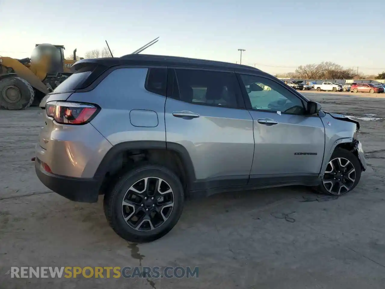 3 Photograph of a damaged car 3C4NJDDBXKT722037 JEEP COMPASS 2019