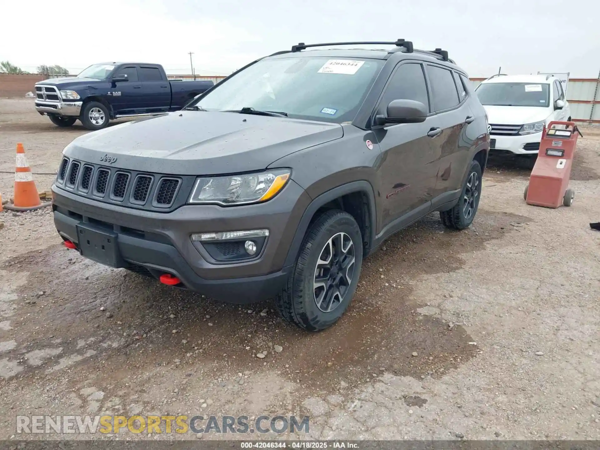2 Photograph of a damaged car 3C4NJDDBXKT795294 JEEP COMPASS 2019