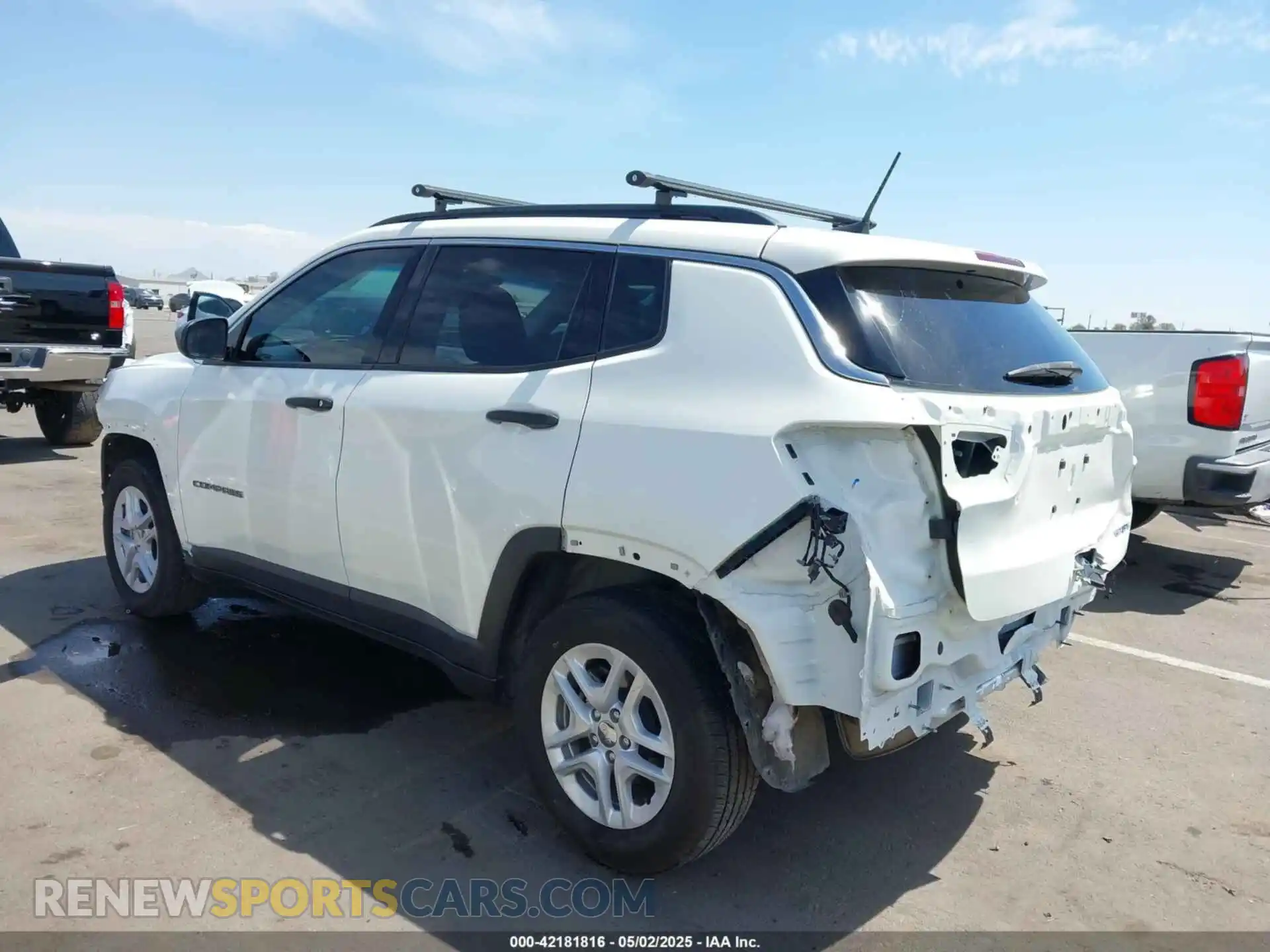 3 fotografías del automóvil dañado 3C4NJCAB5LT253133 JEEP COMPASS 2020