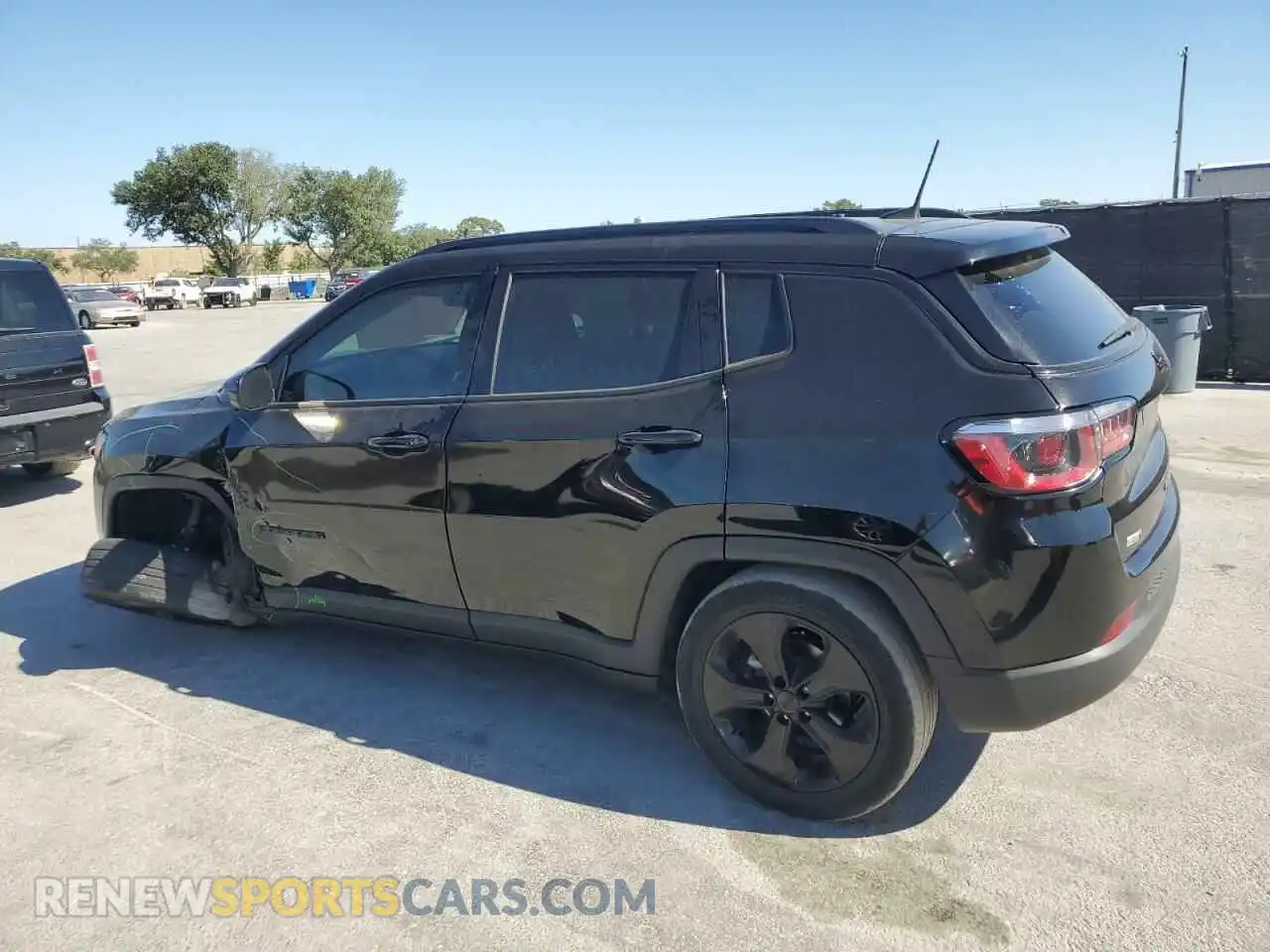 2 Photograph of a damaged car 3C4NJCBB1LT236568 JEEP COMPASS 2020