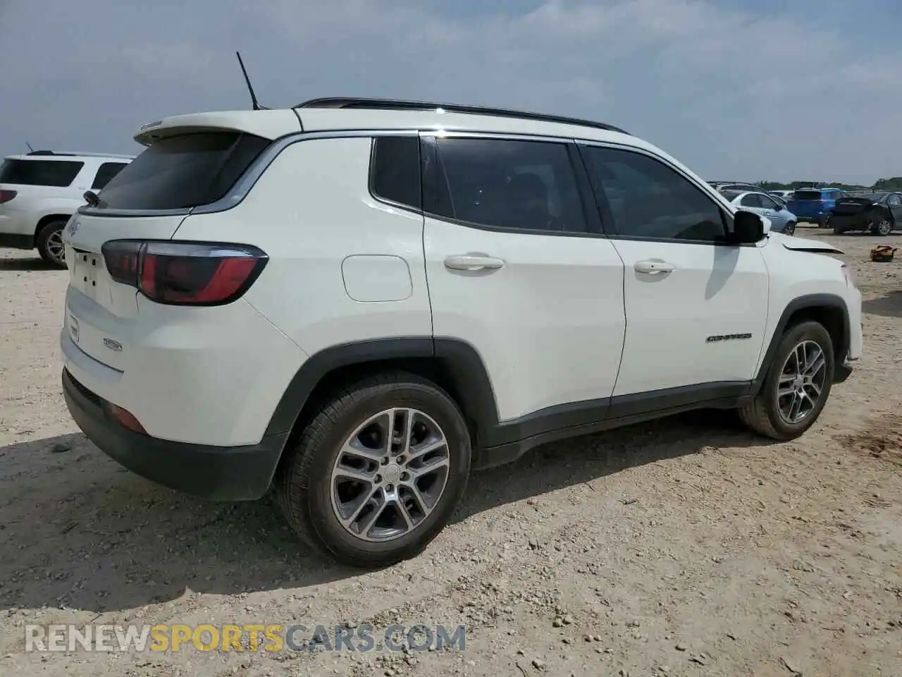 3 Photograph of a damaged car 3C4NJCBB4LT142992 JEEP COMPASS 2020