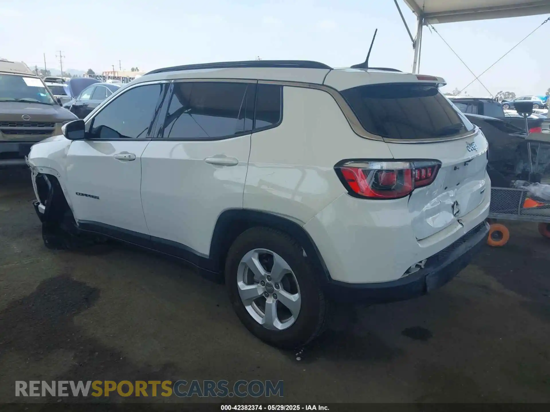 3 Photograph of a damaged car 3C4NJCBB8LT141375 JEEP COMPASS 2020