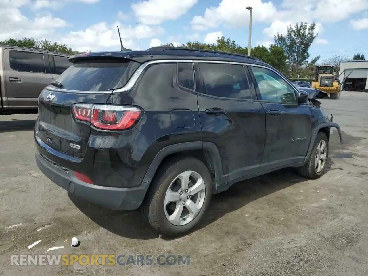 3 Photograph of a damaged car 3C4NJCBB8LT162470 JEEP COMPASS 2020