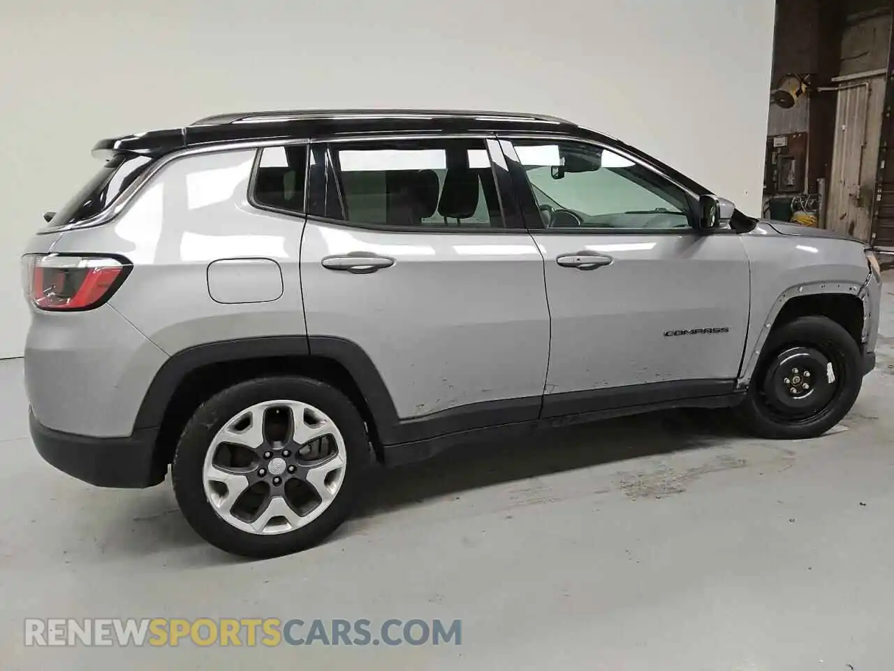 3 Photograph of a damaged car 3C4NJCCBXLT198420 JEEP COMPASS 2020