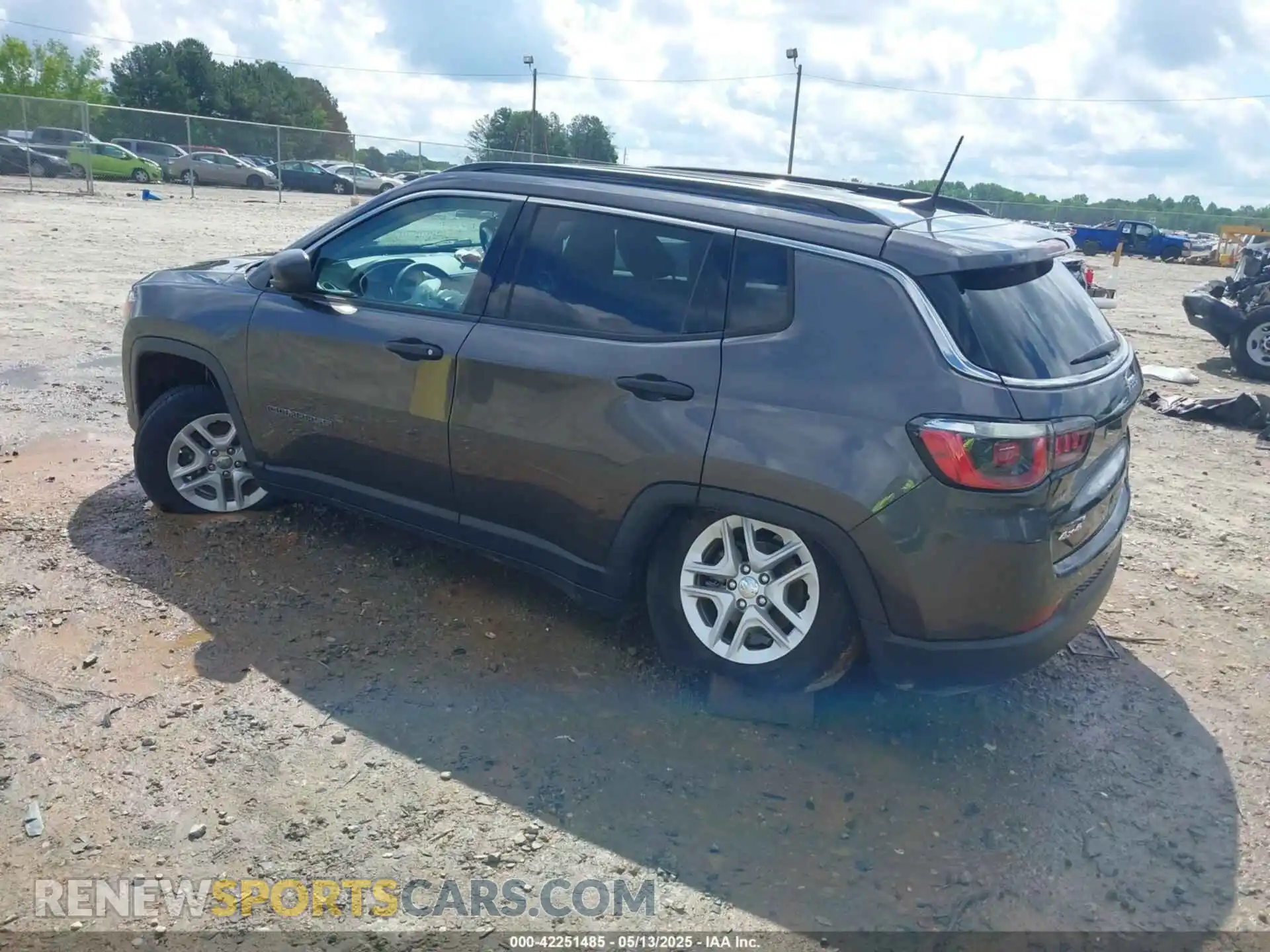3 Photograph of a damaged car 3C4NJDAB0LT149235 JEEP COMPASS 2020