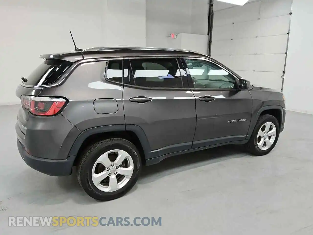 3 Photograph of a damaged car 3C4NJDBB8LT149935 JEEP COMPASS 2020