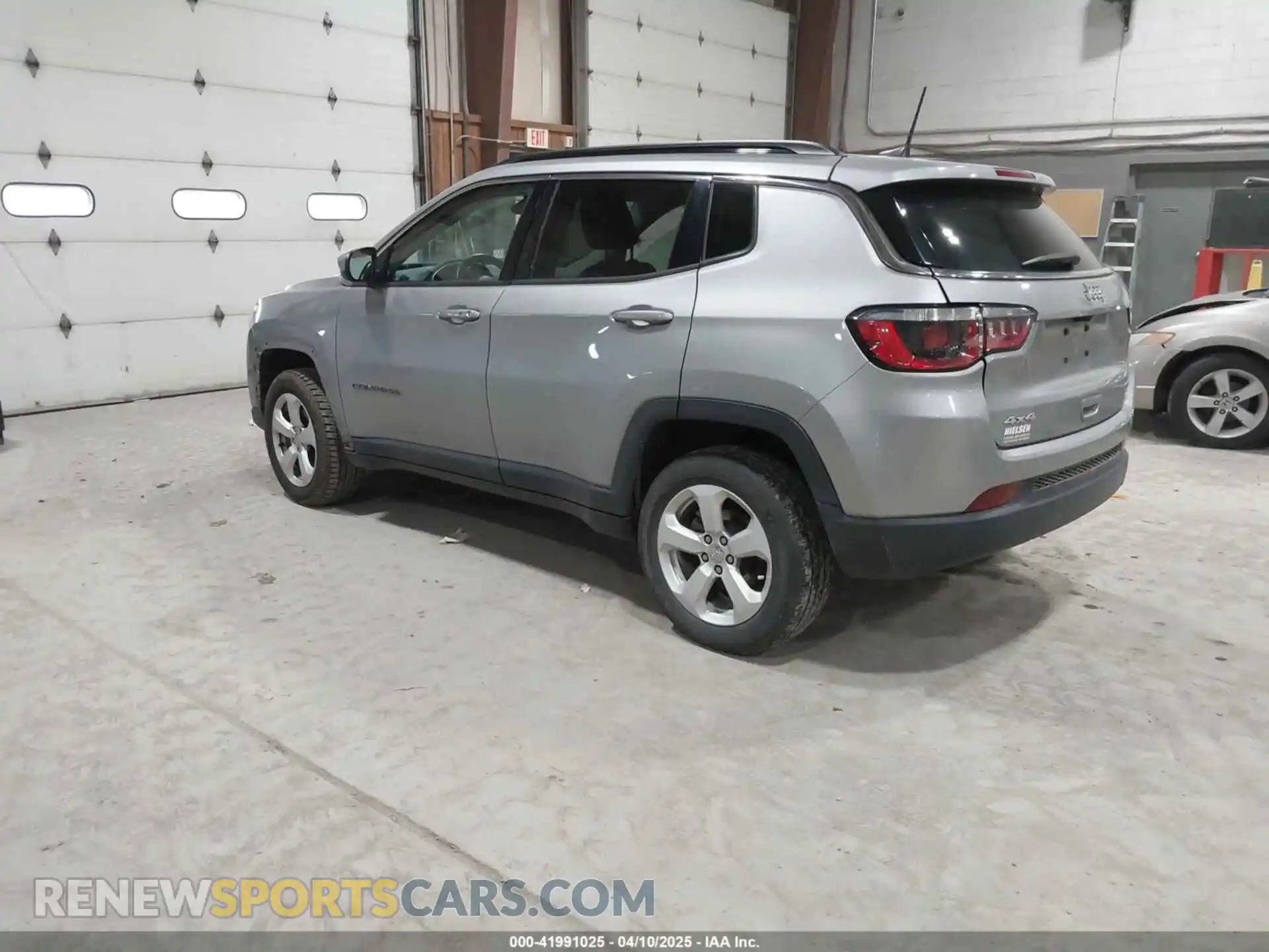 3 Photograph of a damaged car 3C4NJDBB8LT165150 JEEP COMPASS 2020