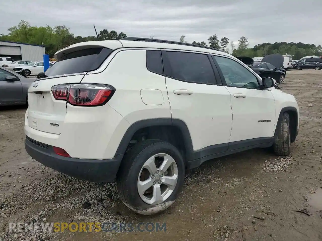 3 Photograph of a damaged car 3C4NJDBB8LT197354 JEEP COMPASS 2020