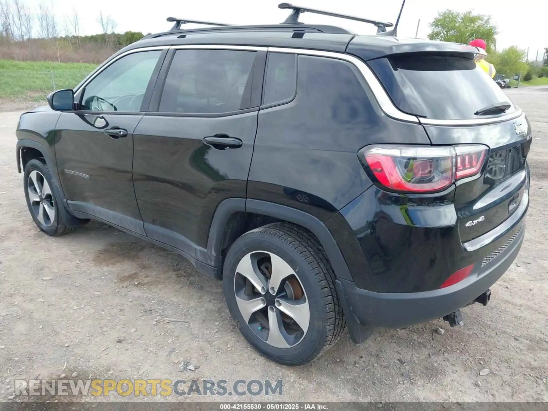 3 Photograph of a damaged car 3C4NJDBBXLT256632 JEEP COMPASS 2020