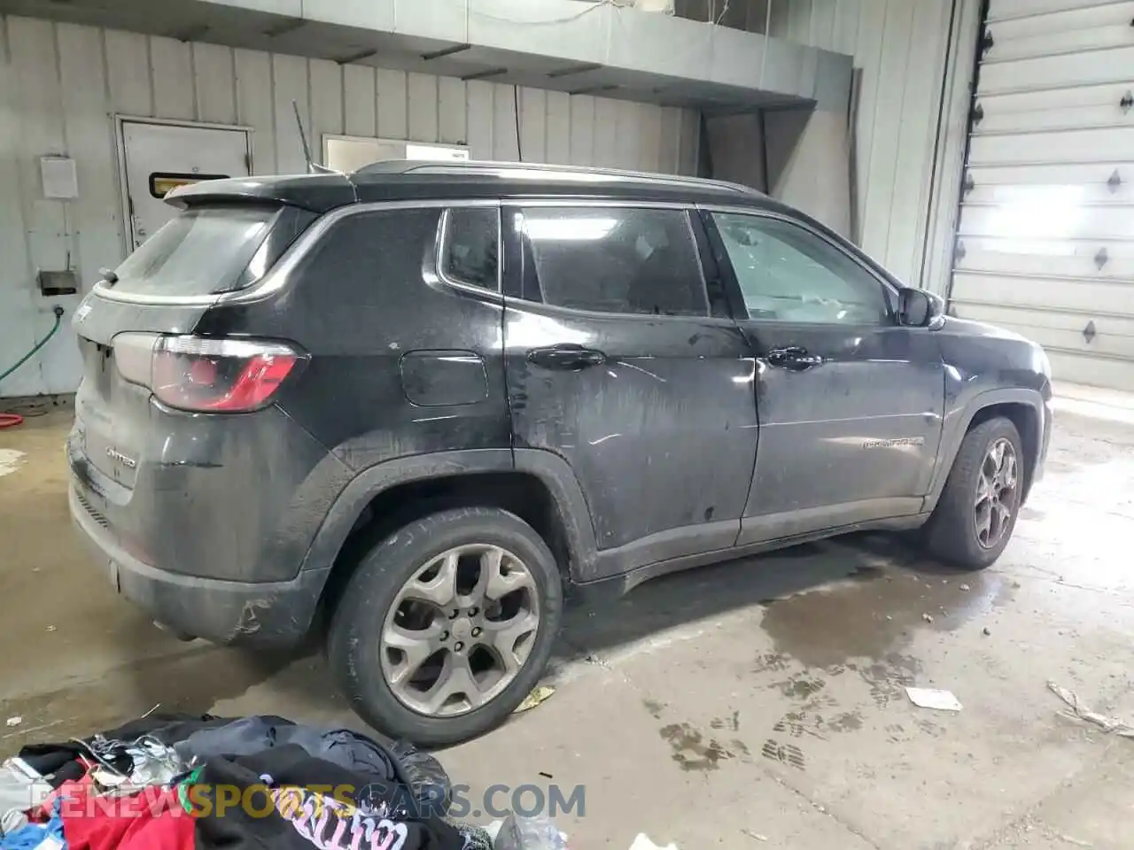 3 Photograph of a damaged car 3C4NJDCBXLT101139 JEEP COMPASS 2020