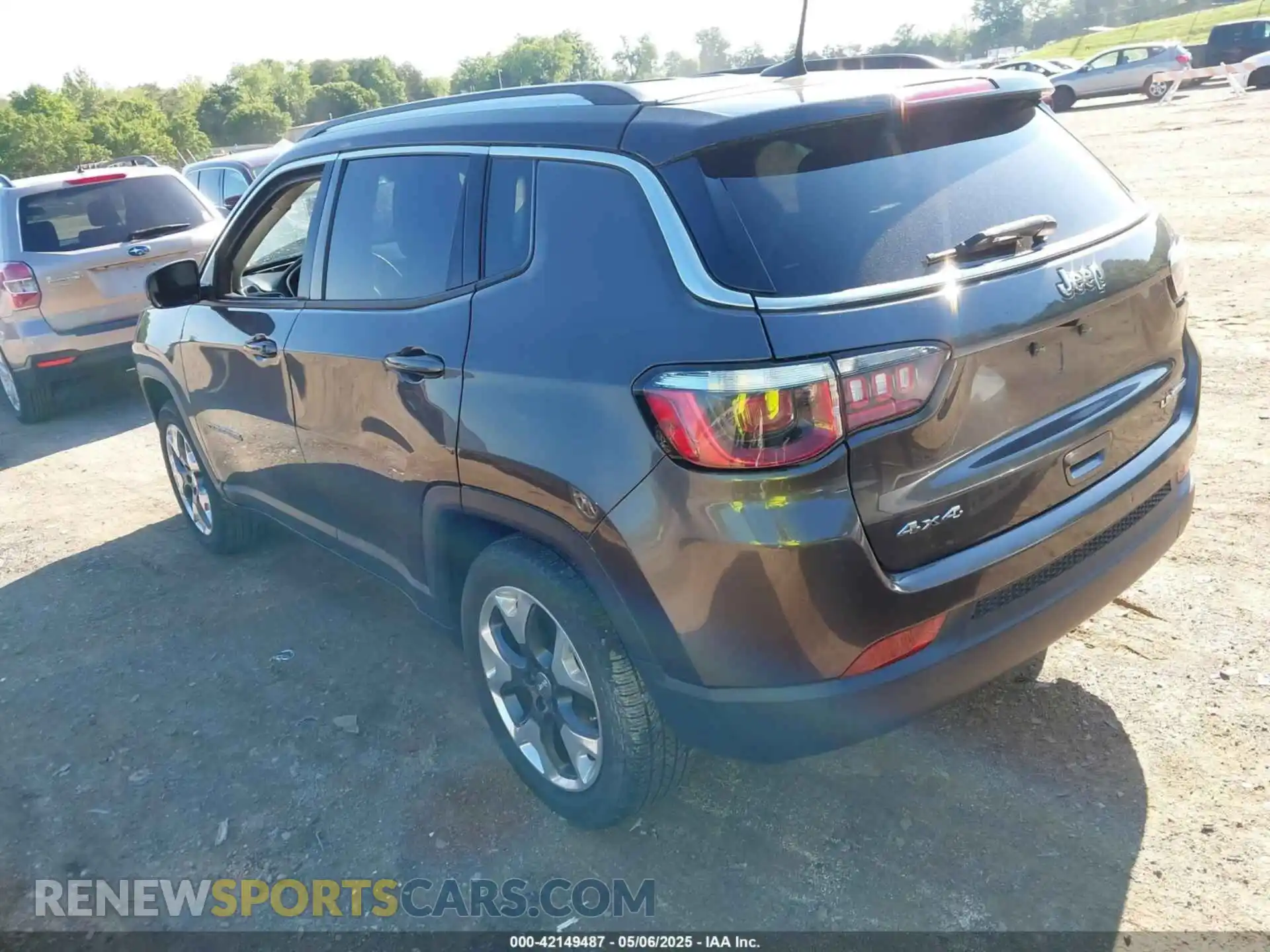 3 Photograph of a damaged car 3C4NJDCBXLT208708 JEEP COMPASS 2020