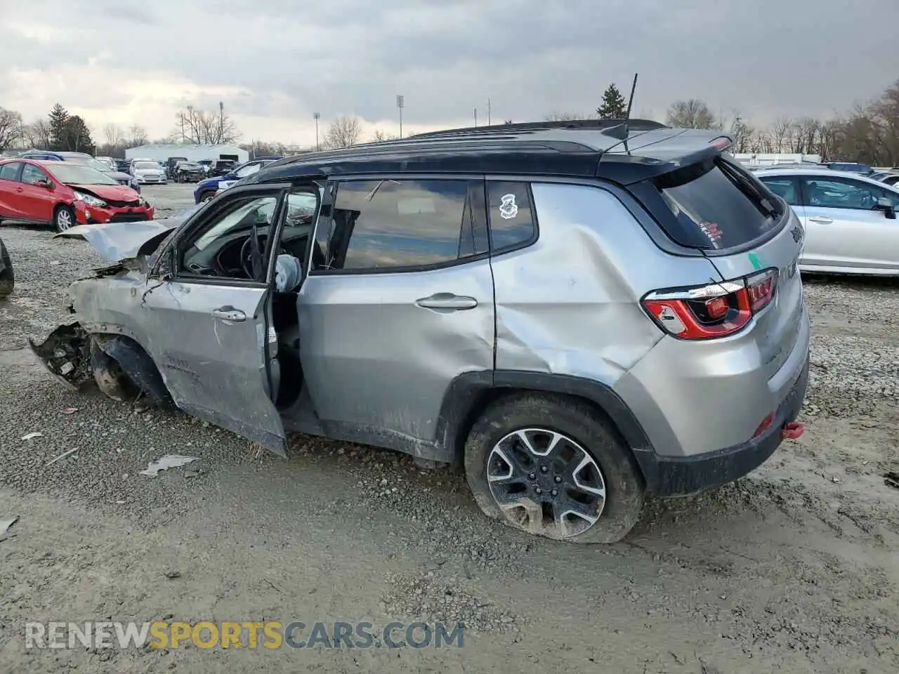 2 Photograph of a damaged car 3C4NJDDB0LT163356 JEEP COMPASS 2020