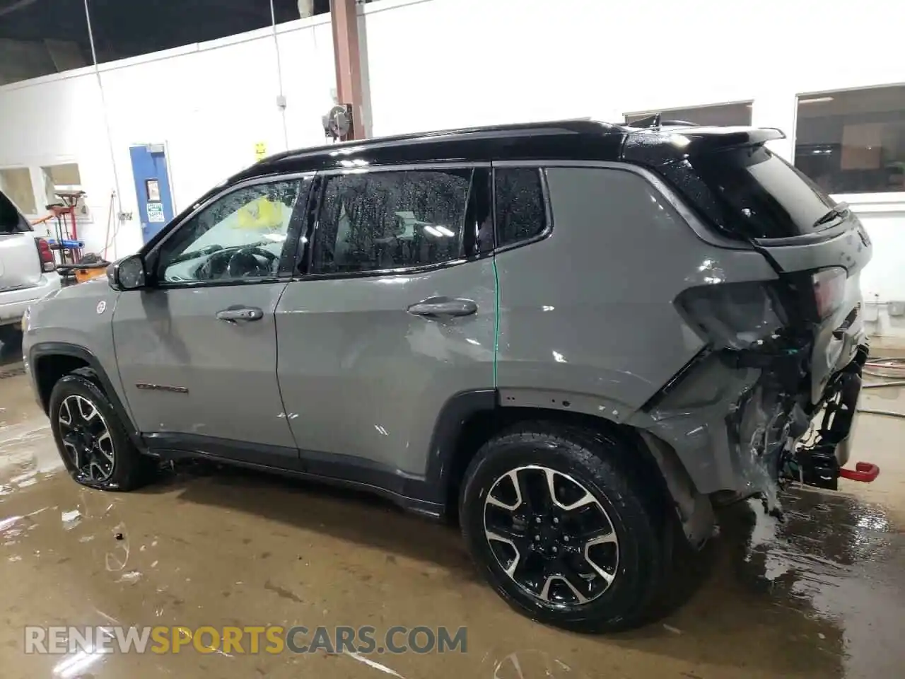 2 Photograph of a damaged car 3C4NJDDB0LT215553 JEEP COMPASS 2020
