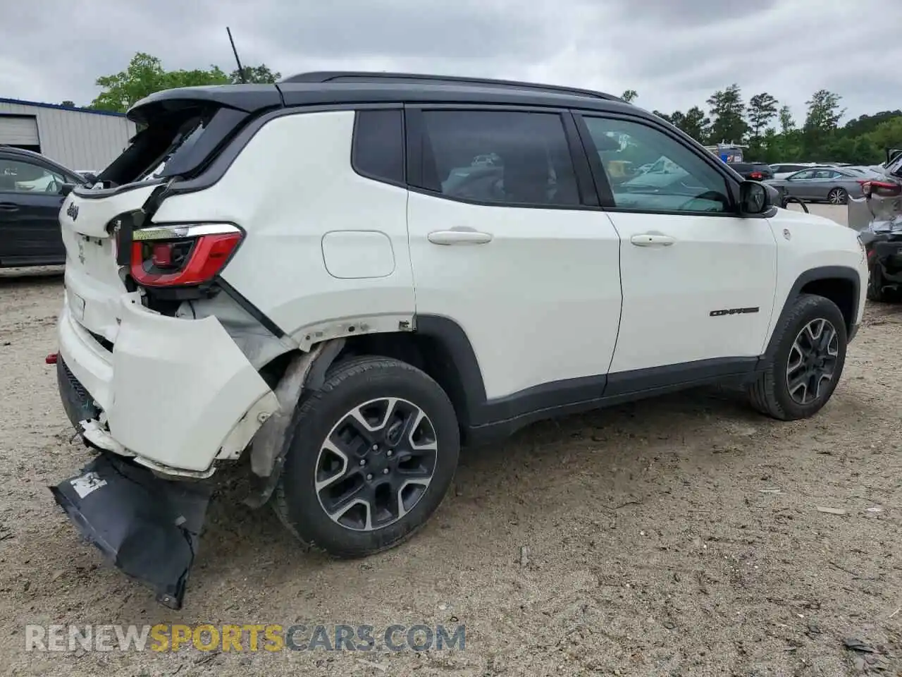 3 Photograph of a damaged car 3C4NJDDB1LT122251 JEEP COMPASS 2020