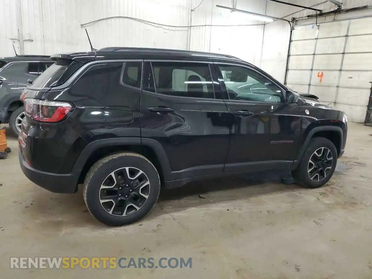 3 Photograph of a damaged car 3C4NJDDB1LT165732 JEEP COMPASS 2020