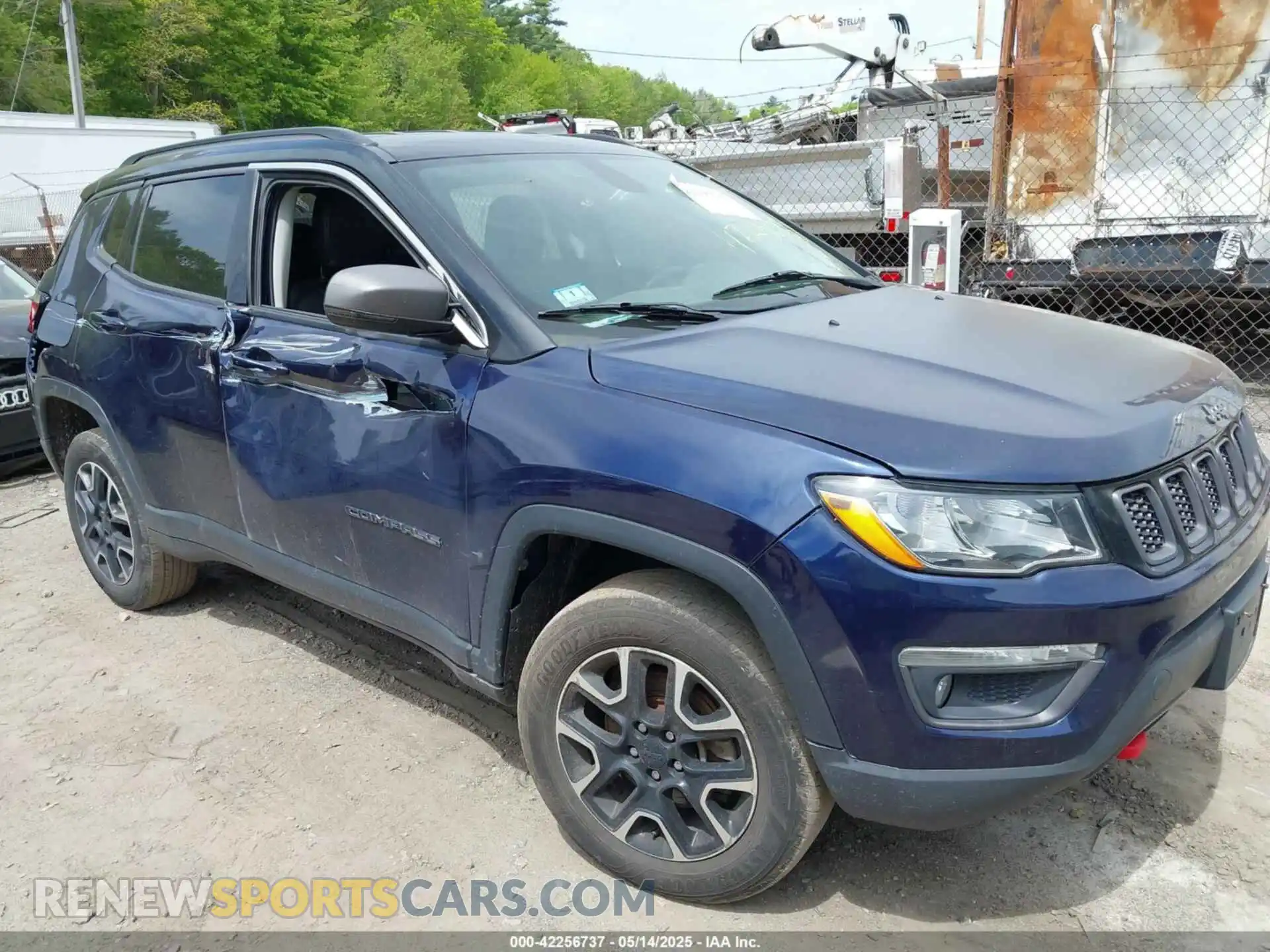 1 Photograph of a damaged car 3C4NJDDB1LT244981 JEEP COMPASS 2020