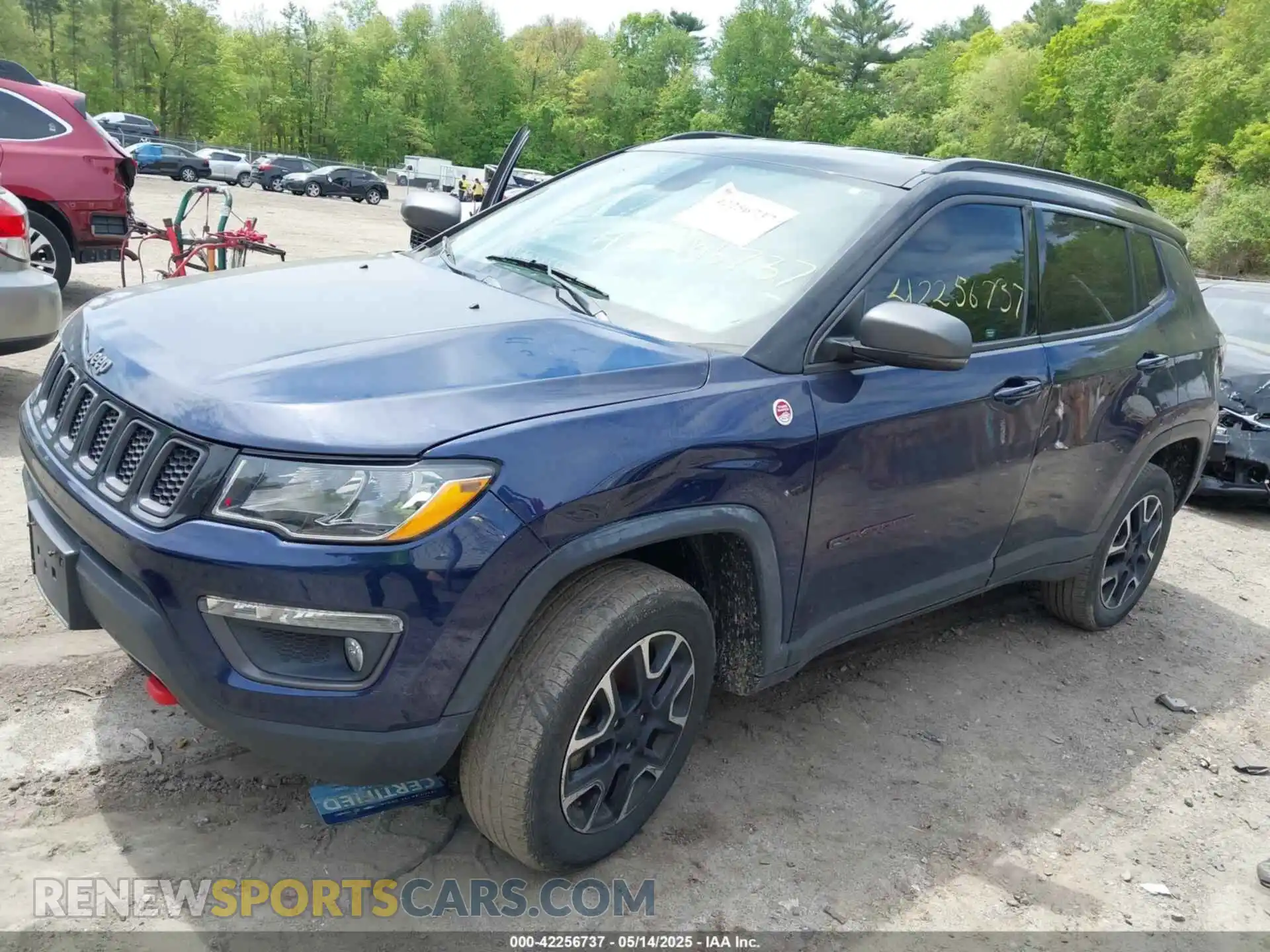 2 Photograph of a damaged car 3C4NJDDB1LT244981 JEEP COMPASS 2020