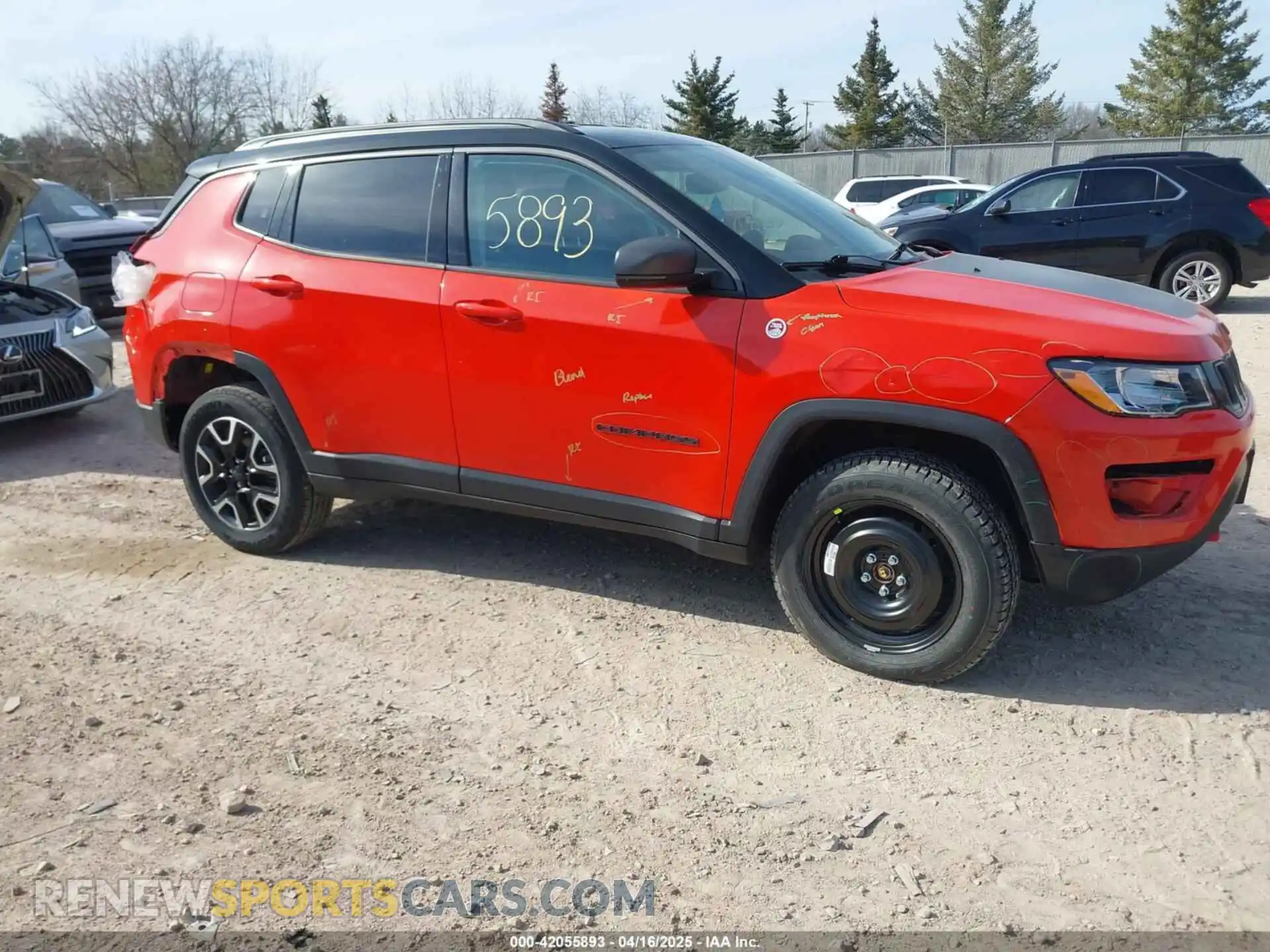1 Photograph of a damaged car 3C4NJDDB2LT142394 JEEP COMPASS 2020