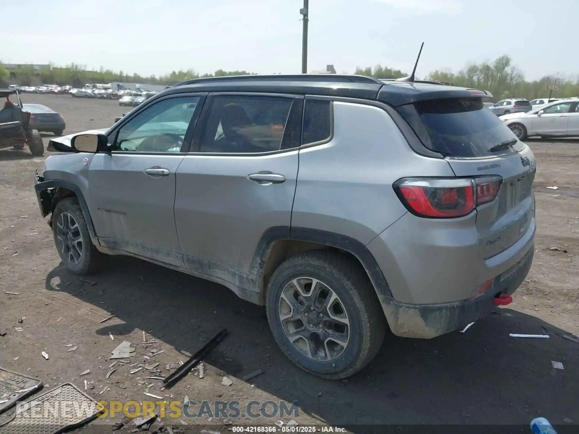 3 Photograph of a damaged car 3C4NJDDB4LT171685 JEEP COMPASS 2020