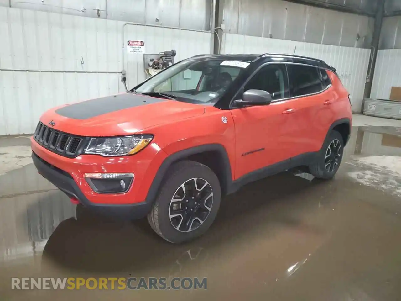 1 Photograph of a damaged car 3C4NJDDB5LT151641 JEEP COMPASS 2020