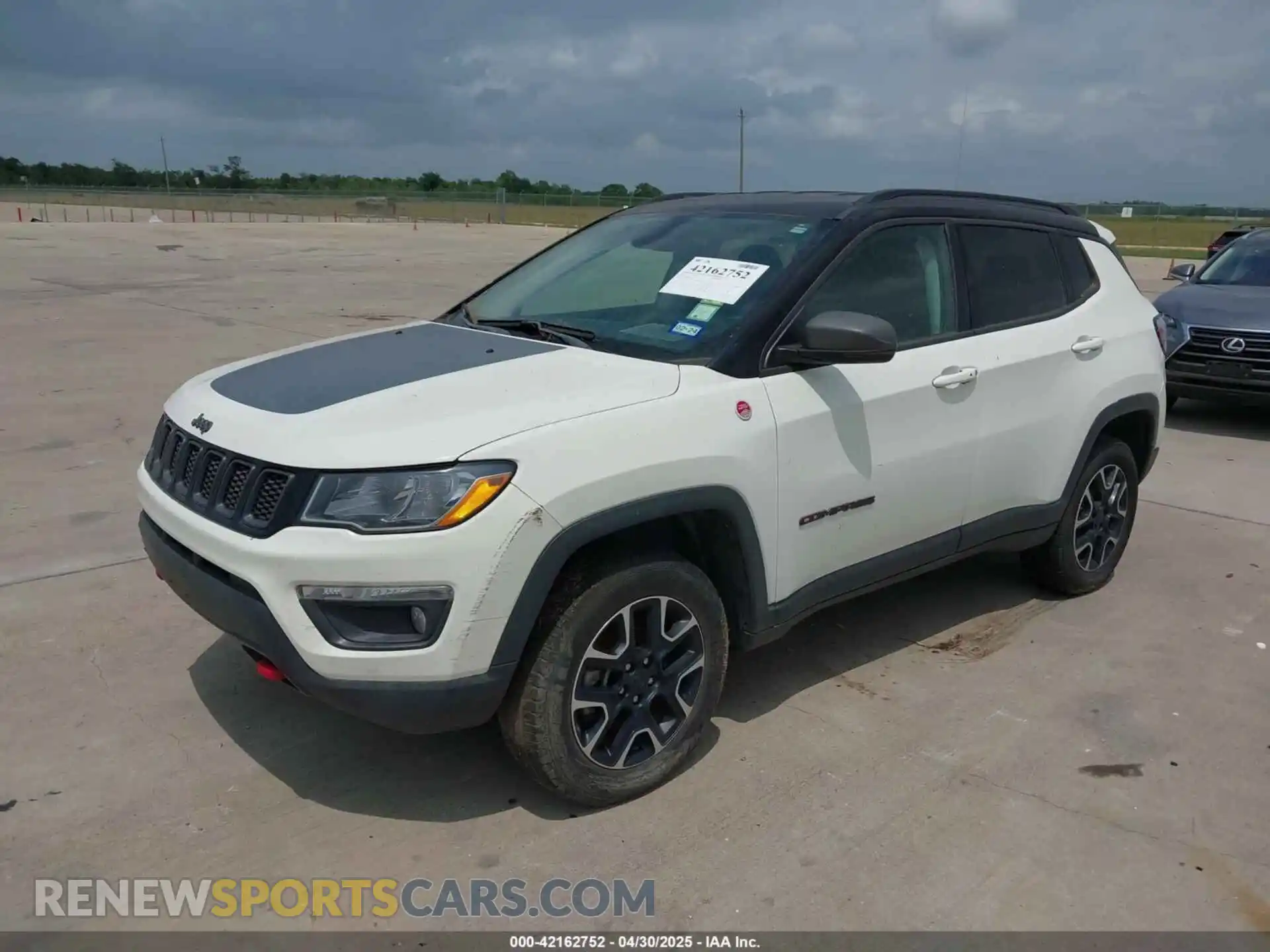 2 Photograph of a damaged car 3C4NJDDB5LT159559 JEEP COMPASS 2020