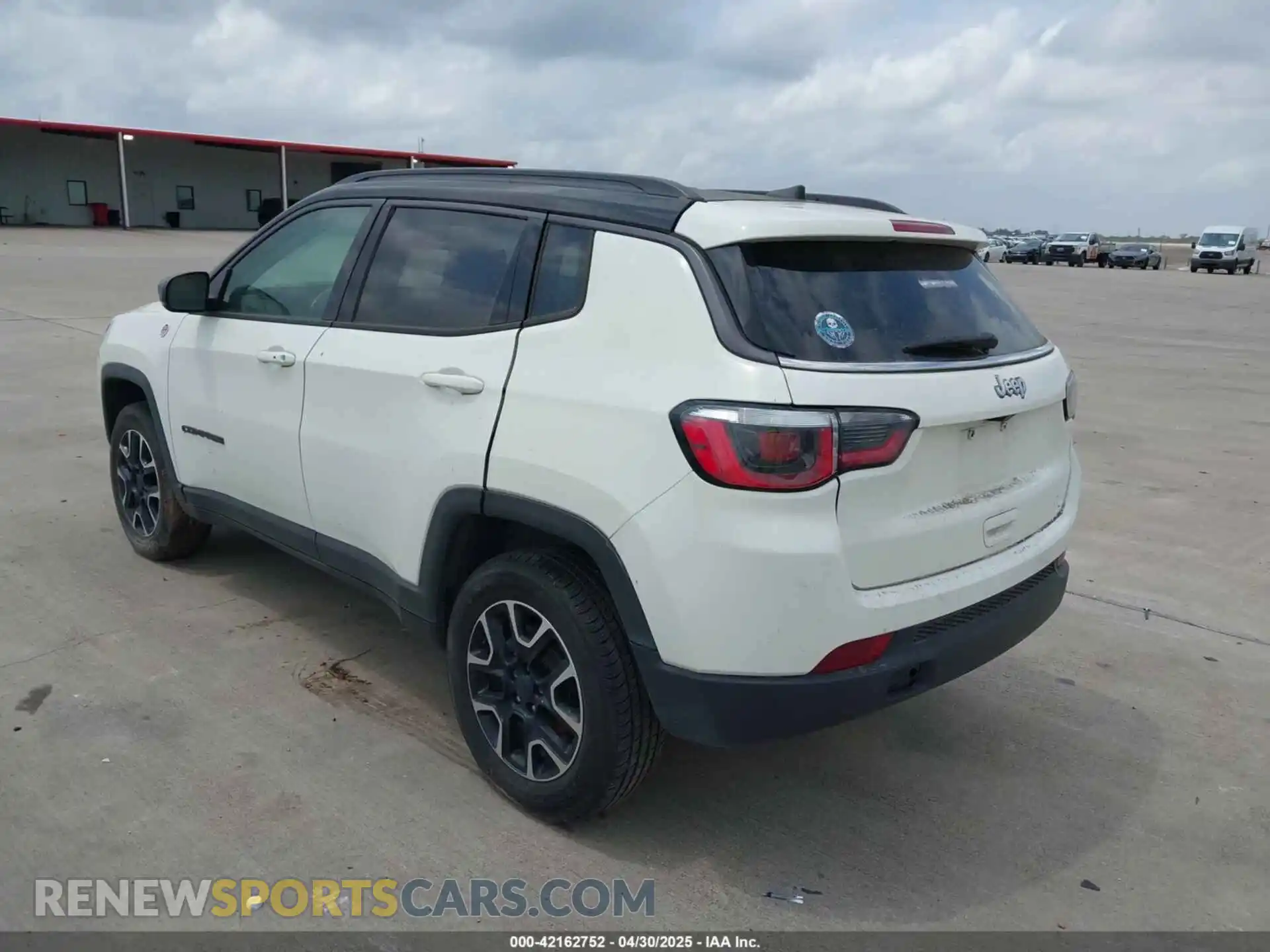 3 Photograph of a damaged car 3C4NJDDB5LT159559 JEEP COMPASS 2020